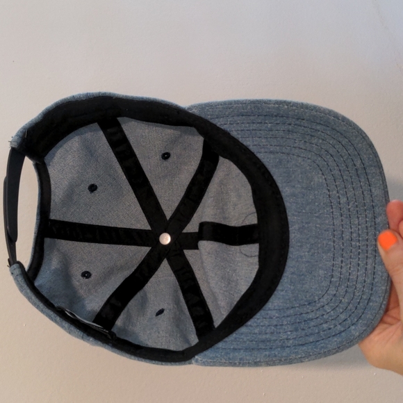 Barney cools snapback cap - Picture 2 of 5